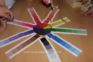caja de color Montessori